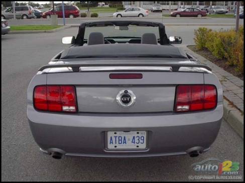 2006 Ford Mustang GT Convertible (Photo: Kevin Corrigan, Auto123.com)