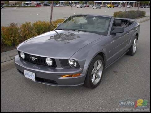2006 Ford Mustang GT Convertible (Photo: Kevin Corrigan, Auto123.com)