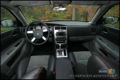 2006 Dodge Charger SRT8 (Photo: Philippe Champoux, Auto123.com)