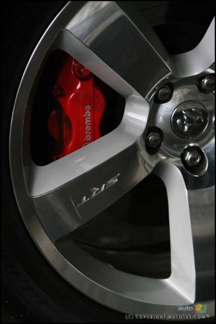 2006 Dodge Charger SRT8 (Photo: Philippe Champoux, Auto123.com)