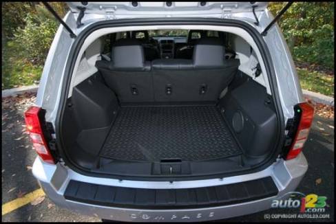 2007 Jeep Compass Limited 4x4 (Photo: Philippe Champoux, Auto123.com)