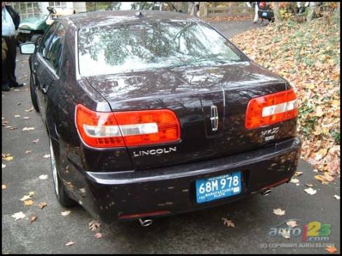 2007 Lincoln MKZ (Photo: Rob Rothwell)