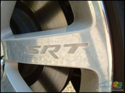 2006 Chrysler 300C SRT8 (Photo: Rob Rothwell, Auto123.com)