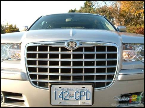 2006 Chrysler 300C SRT8 (Photo: Rob Rothwell, Auto123.com)