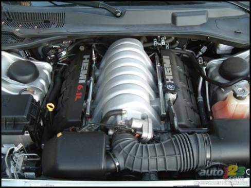 2006 Chrysler 300C SRT8 (Photo: Rob Rothwell, Auto123.com)