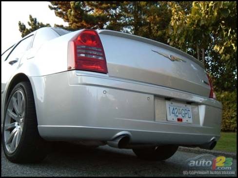 2006 Chrysler 300C SRT8 (Photo: Rob Rothwell, Auto123.com)