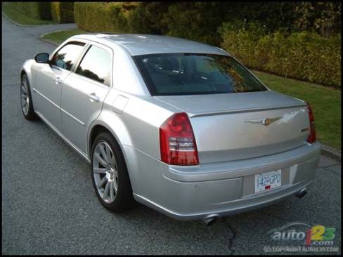 2006 Chrysler 300C SRT8 (Photo: Rob Rothwell, Auto123.com)