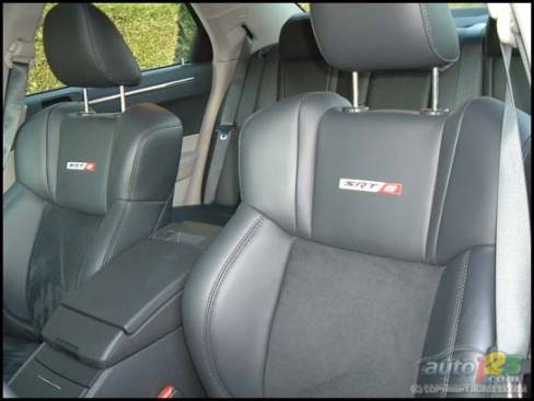 2006 Chrysler 300C SRT8 (Photo: Rob Rothwell, Auto123.com)