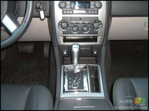 2006 Chrysler 300C SRT8 (Photo: Rob Rothwell, Auto123.com)