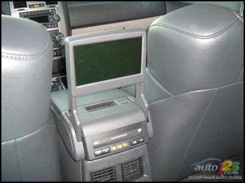 2006 Chrysler 300C SRT8 (Photo: Rob Rothwell, Auto123.com)