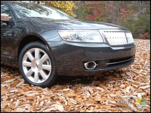 2007 Lincoln MKZ (Photo: Rob Rothwell)