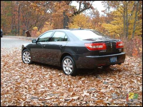 2007 Lincoln MKZ (Photo: Rob Rothwell)