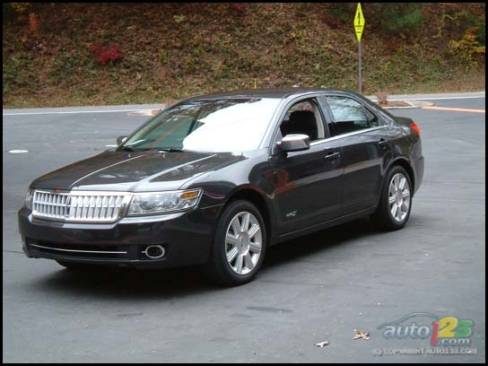 2007 Lincoln MKZ (Photo: Rob Rothwell)