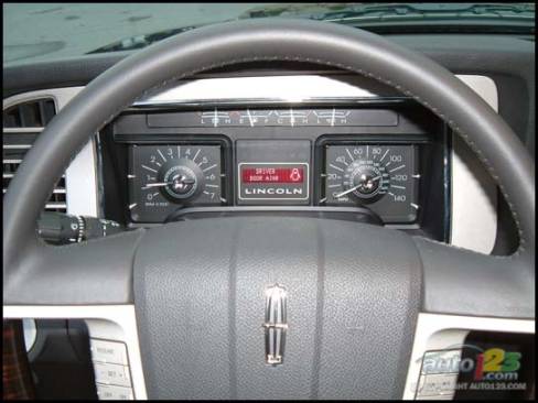 2007 Lincoln MKZ (Photo: Rob Rothwell)