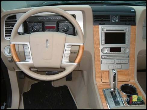 2007 Lincoln Navigator (Photo: Rob Rothwell)