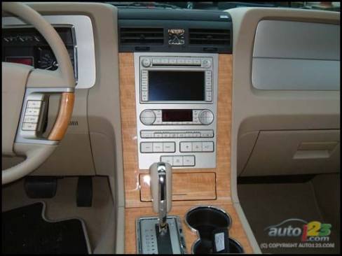 2007 Lincoln Navigator (Photo: Rob Rothwell)