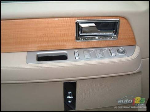 2007 Lincoln Navigator (Photo: Rob Rothwell)