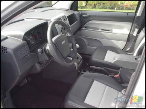 2007 Jeep Compass Limited (Photo: Kevin Corrigan, Auto123.com)
