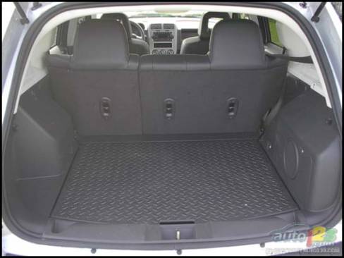 2007 Jeep Compass Limited (Photo: Kevin Corrigan, Auto123.com)