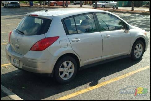 2007 Nissan Versa (Photo: Kevin Corrigan, Auto123.com)