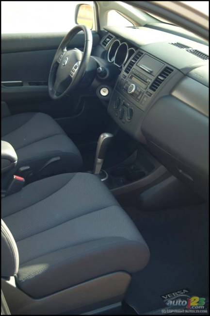 2007 Nissan Versa (Photo: Kevin Corrigan, Auto123.com)