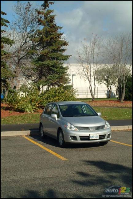 2007 Nissan Versa (Photo: Kevin Corrigan, Auto123.com)