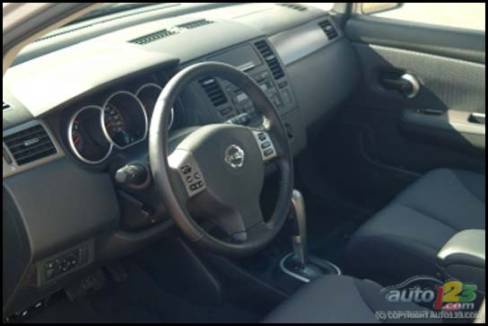 2007 Nissan Versa (Photo: Kevin Corrigan, Auto123.com)