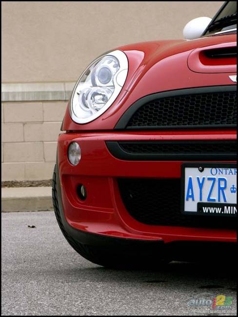 2006 Mini Cooper S John Cooper Works Competition Package (Photo: John Leblanc, Auto123.com)