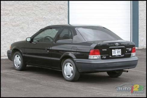 1999 Toyota Tercel (Photo: Philippe Champoux, Auto123.com)