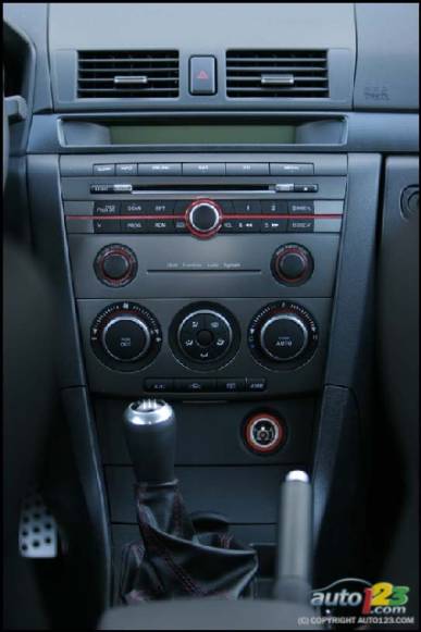 2007 Mazdaspeed3 (Photo: Philippe Champoux, Auto123.com)