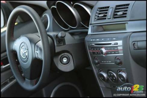 2007 Mazdaspeed3 (Photo: Philippe Champoux, Auto123.com)