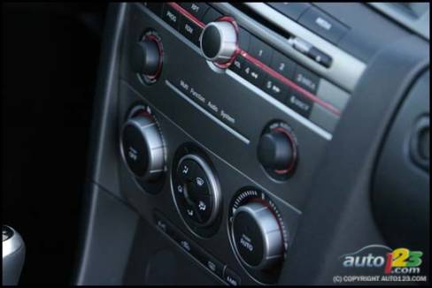 2007 Mazdaspeed3 (Photo: Philippe Champoux, Auto123.com)