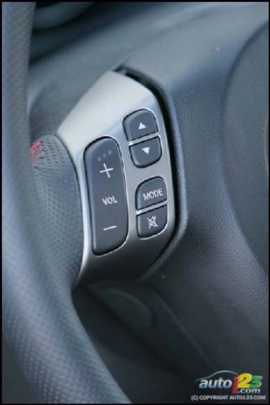 2007 Mazdaspeed3 (Photo: Philippe Champoux, Auto123.com)