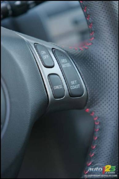 2007 Mazdaspeed3 (Photo: Philippe Champoux, Auto123.com)