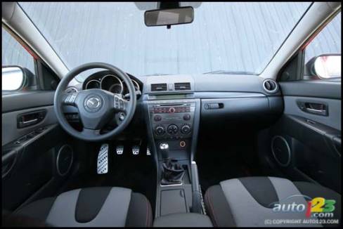 2007 Mazdaspeed3 (Photo: Philippe Champoux, Auto123.com)