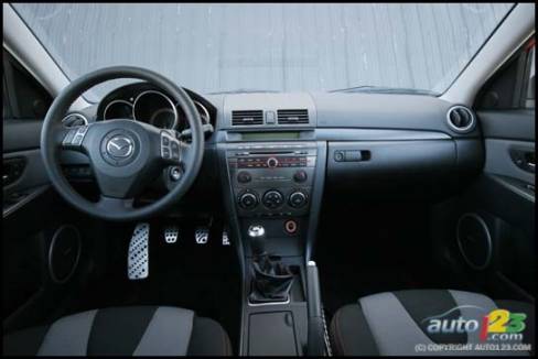 2007 Mazdaspeed3 (Photo: Philippe Champoux, Auto123.com)