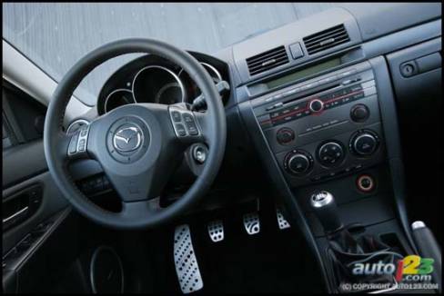 2007 Mazdaspeed3 (Photo: Philippe Champoux, Auto123.com)