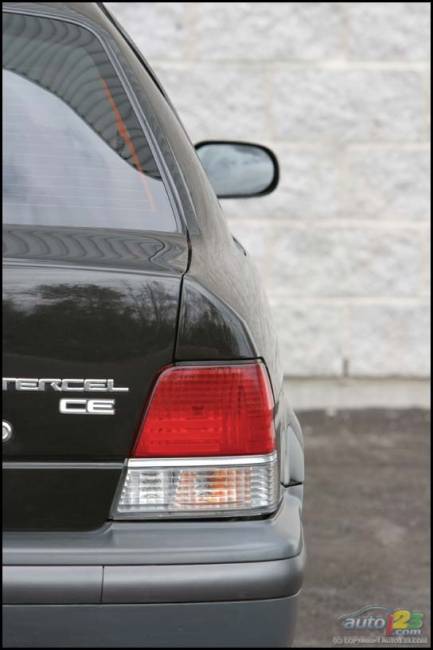 1999 Toyota Tercel (Photo: Philippe Champoux, Auto123.com)