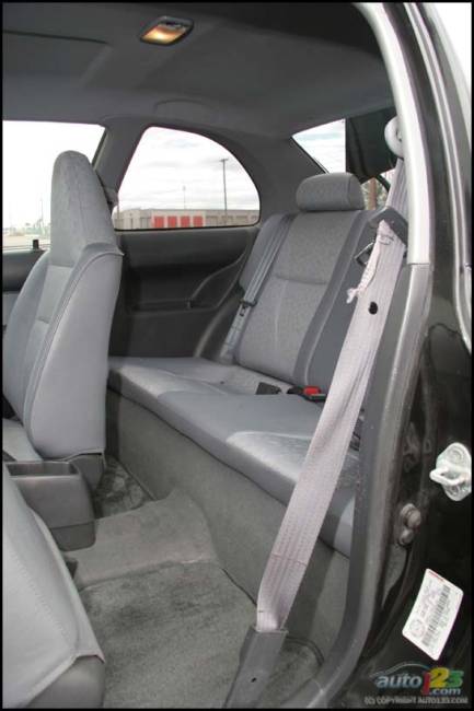 1999 Toyota Tercel (Photo: Philippe Champoux, Auto123.com)