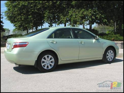 Toyota Camry hybride 2007 (Photo: Michel Deslauriers, Auto123.com)