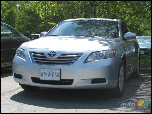 Toyota Camry hybride 2007 (Photo: Michel Deslauriers, Auto123.com)