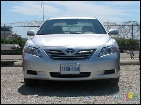 Toyota Camry hybride 2007 (Photo: Michel Deslauriers, Auto123.com)
