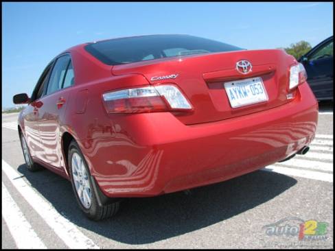 Toyota Camry hybride 2007 (Photo: Michel Deslauriers, Auto123.com)
