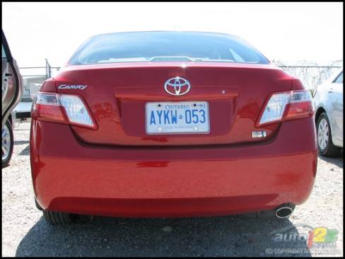 Toyota Camry hybride 2007 (Photo: Michel Deslauriers, Auto123.com)