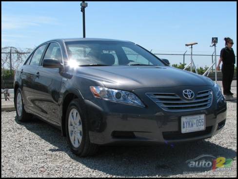 Toyota Camry hybride 2007 (Photo: Michel Deslauriers, Auto123.com)