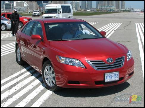 Toyota Camry hybride 2007 (Photo: Michel Deslauriers, Auto123.com)