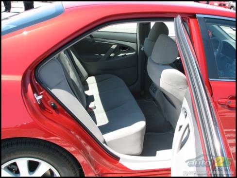 Toyota Camry hybride 2007 (Photo: Michel Deslauriers, Auto123.com)
