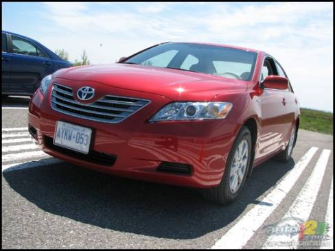 Toyota Camry hybride 2007 (Photo: Michel Deslauriers, Auto123.com)