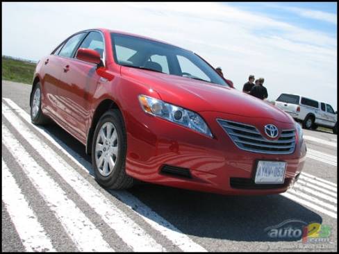 Toyota Camry hybride 2007 (Photo: Michel Deslauriers, Auto123.com)