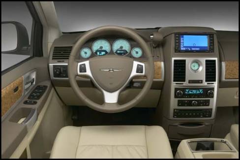 2008 Chrysler Town & Country (Photo: DaimlerChrysler)
